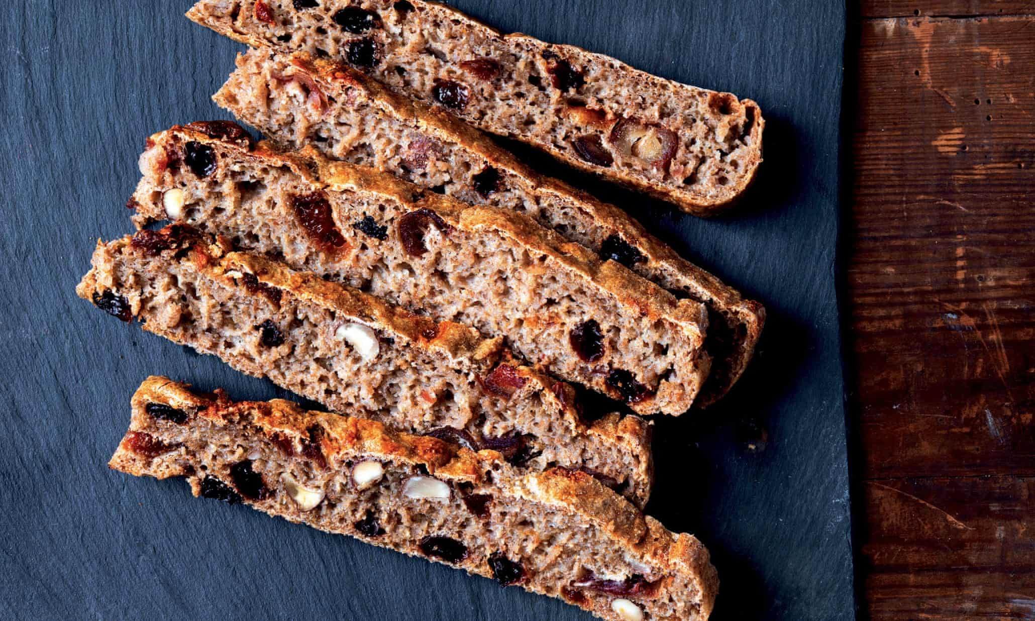 Nordic spelt focaccia with fruit and nuts