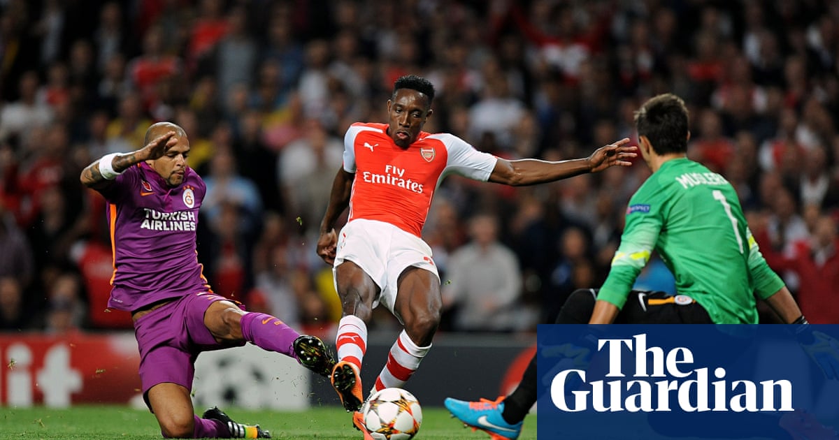 Danny Welbeck Hat Trick Sparks Arsenal Fireworks In Rout Of Galatasaray Champions League The Guardian