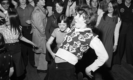northern soul dancers wigan casino 1975