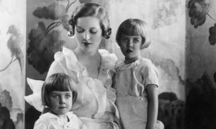 Diana Mitford with sons Jonathon and Desmond Guinness in 1930.