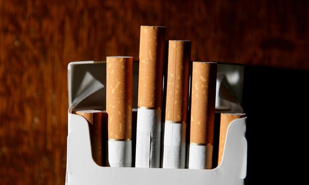 Thank you for smoking': Leyonhjelm confirms Philip Morris backing, Australian politics
