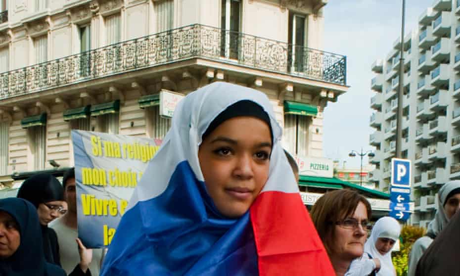 Paris, France, Muslim Women Demonstrating Against Islamophobie, Holding French Sign in Hijab