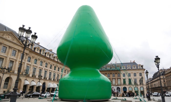 Paul Mccarthy Butt Plug Sculpture In Paris Provokes Rightwing Backlash Art And Design The Guardian