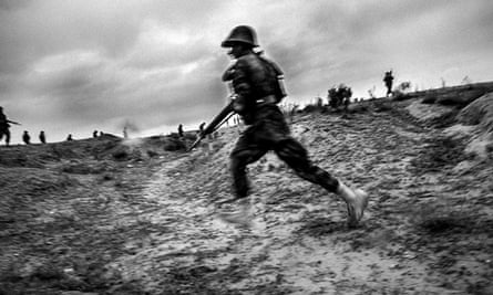Life in War, Afghanistan - in pictures | Photography | The Guardian