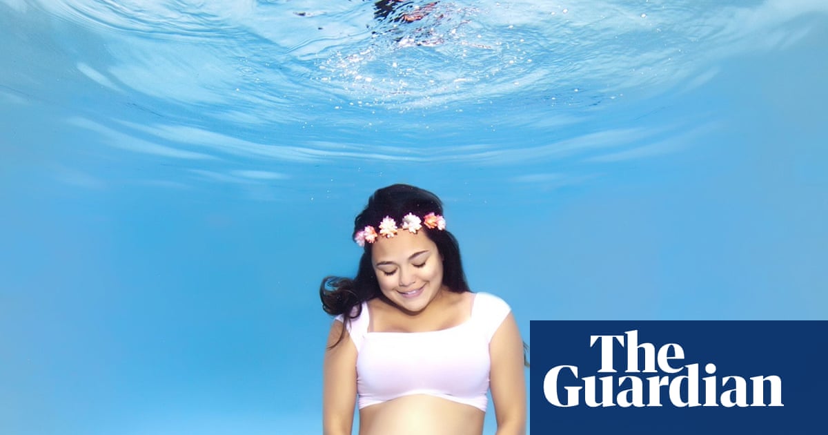 Underwater Pregnancy In Pictures Life And Style The Guardian 
