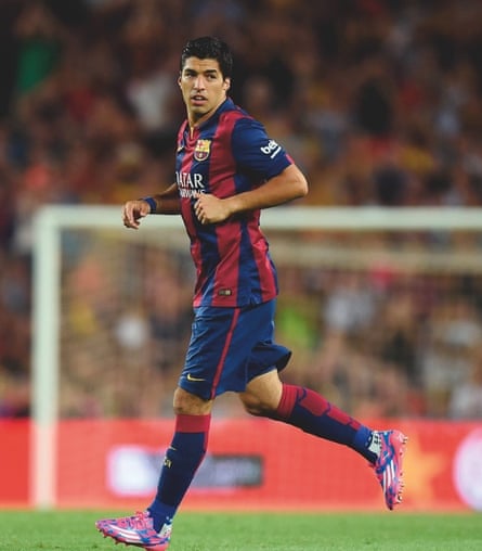 Luis Suárez playing for Barcelona in August