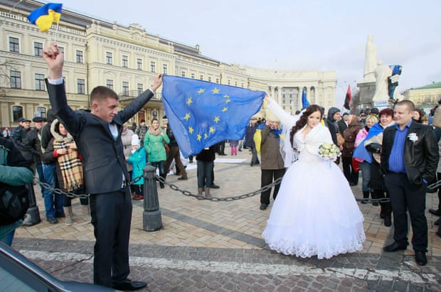 Ukranine newly weds attend a rally held by supporters of EU integration in Kiev in November 2013.