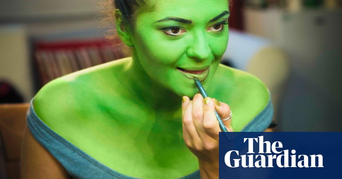 Wicked witch of the West End Jennifer DiNoia's Elphaba makeover in
