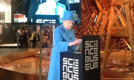 Queen Elizabeth II sends the first royal tweet under her own name to declare a new Science Museum gallery open.
