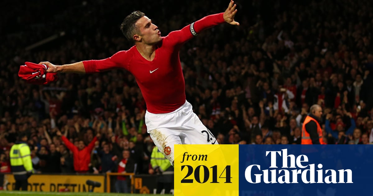 Louis Van Gaal Robin Van Persie Was Stupid For Taking His Shirt Off Football The Guardian