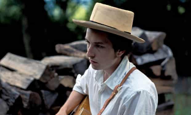 Bob Dylan retreats to the country