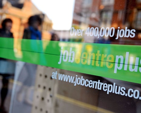 Unemployment figures rise in Britain