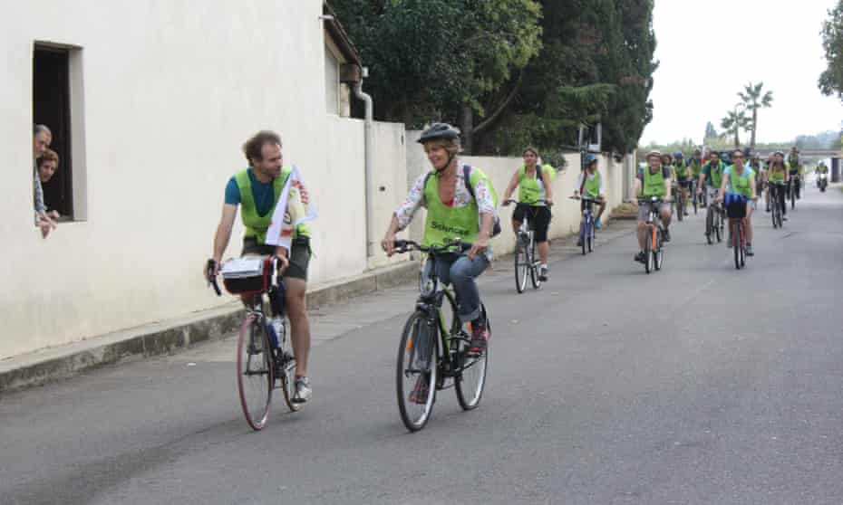 Peter Lemaire with other cyclists of Sciences en Marche