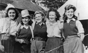Land girls in trousers