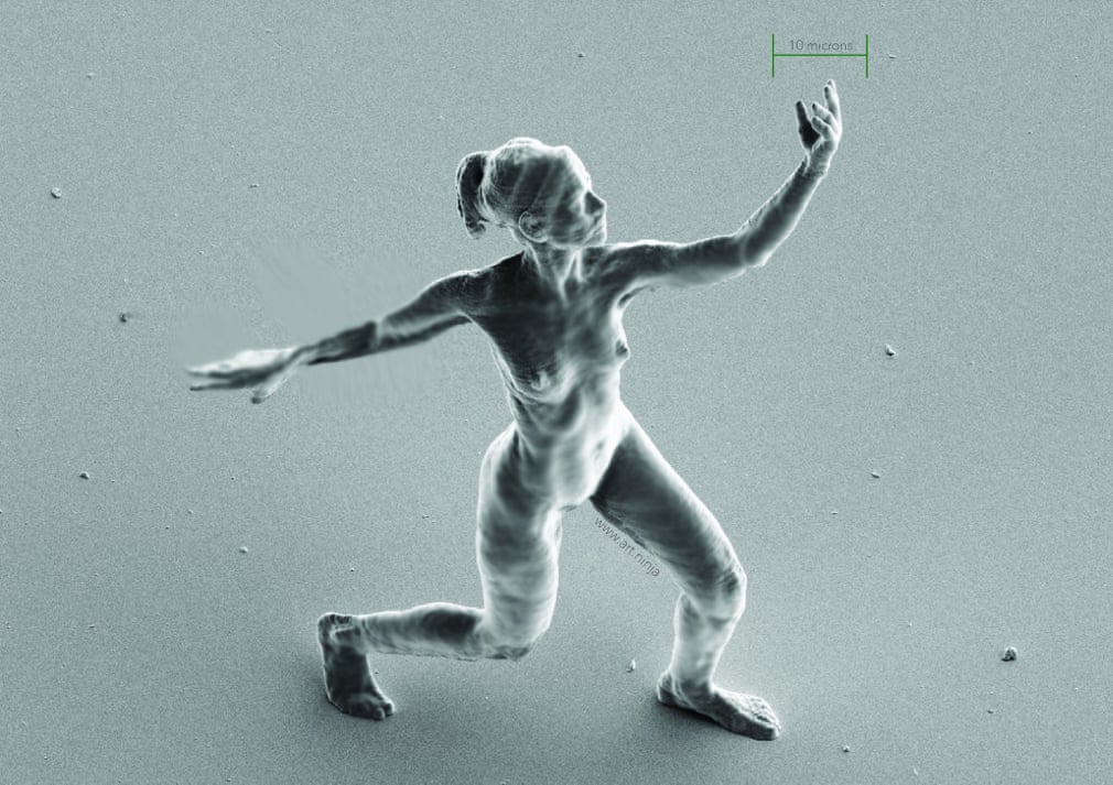 La litografía multifotónica se utiliza para los detalles más finos. Fotografía: Jonty Hurwitz La litografía multifotónica se utiliza para los detalles más finos. Fotografía: Jonty Hurwitz