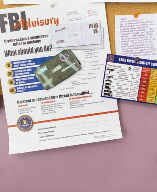 An FBI advice leaflet on what to do if you receive suspicious packages