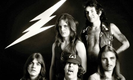 AC/DC in 1976 (clockwise from bottom left) Malcolm, Mark Evans, Bon Scott, Phil Rudd and Angus.