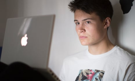 Macs are exposed to two new vulnerabilities: wirelurker and rootpipe.