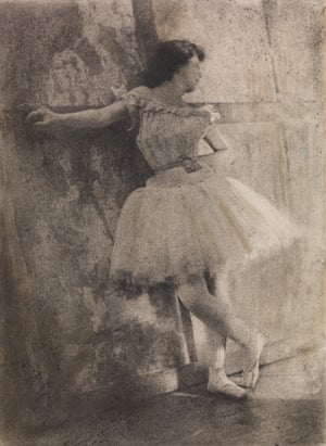 Dans les Coulisses (Behind the Scenes), 1906 by  Robert Leon Demachy