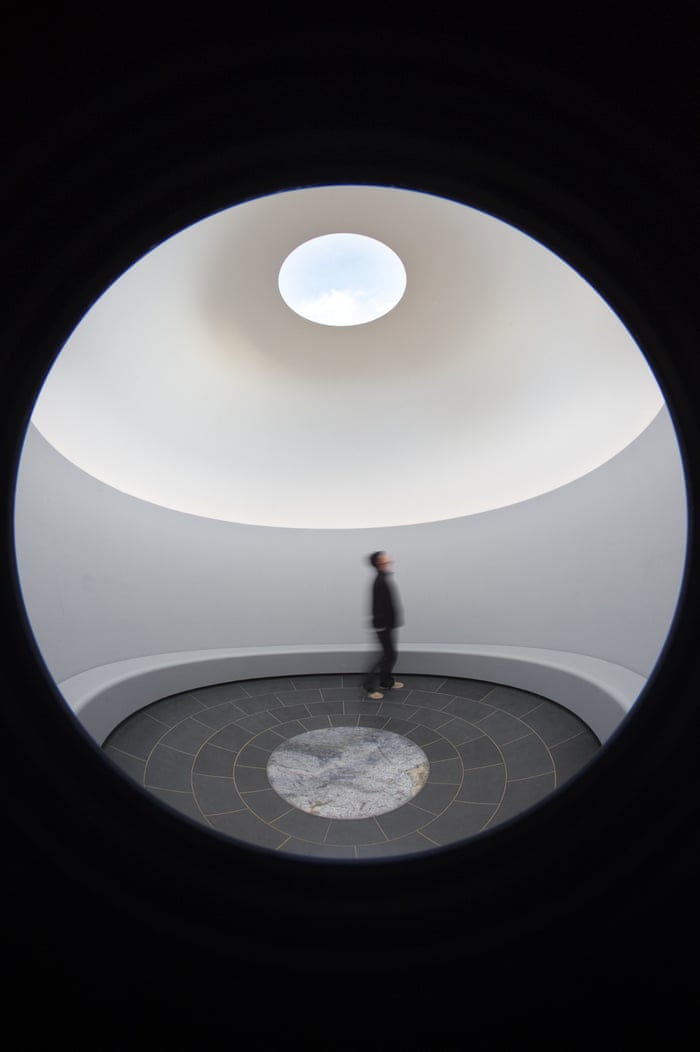James Turrell: A Retrospective review – light and colour reach for James Turrell: A Retrospective review – light and colour reach for