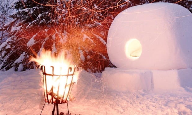 Staying in a snowball in Jokkmokk