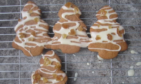 Sticky gingerbread trees with clementine and ginger syrup icing