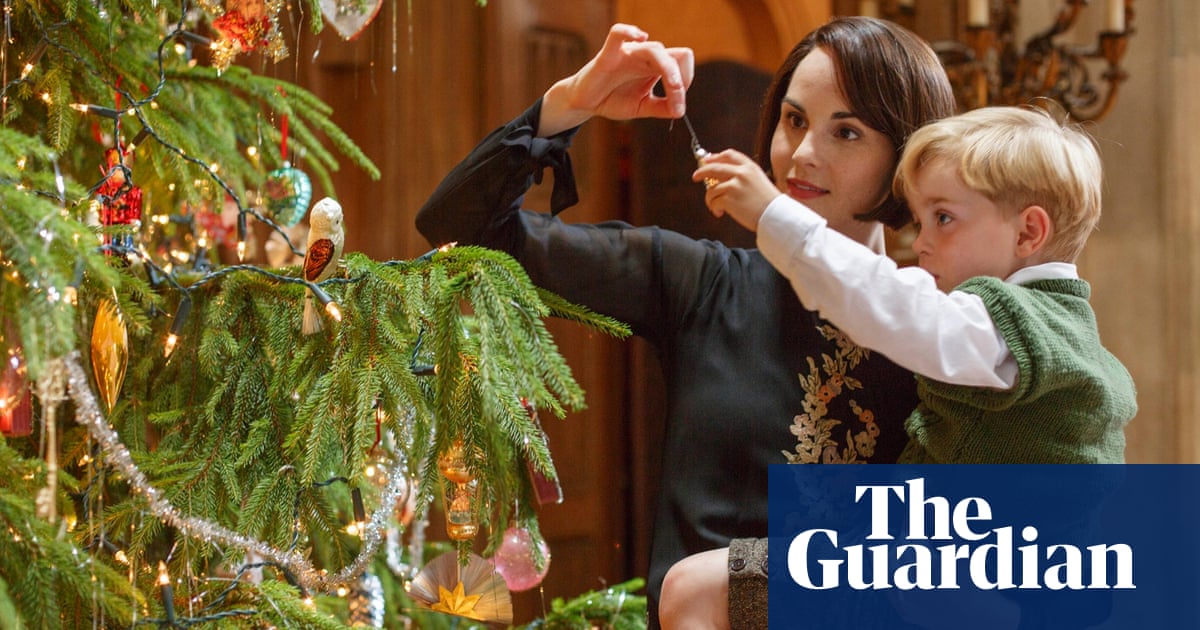 Downton Abbey Christmas Special Recap It Worked As Retro Festive Wallpaper Downton Abbey The Guardian