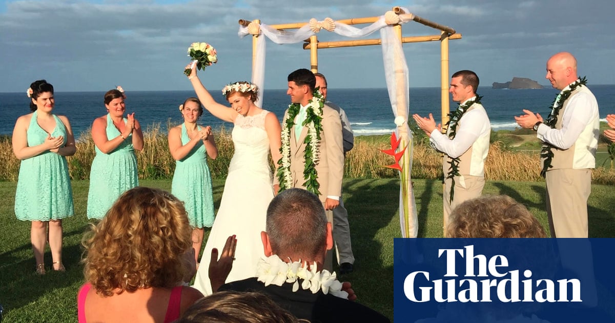 Military Couple Told To Move Wedding For Barack Obama To Play Golf Us News The Guardian