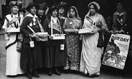 Princess Duleep Singh, second left, and others collect funds to help soldiers at the front during th