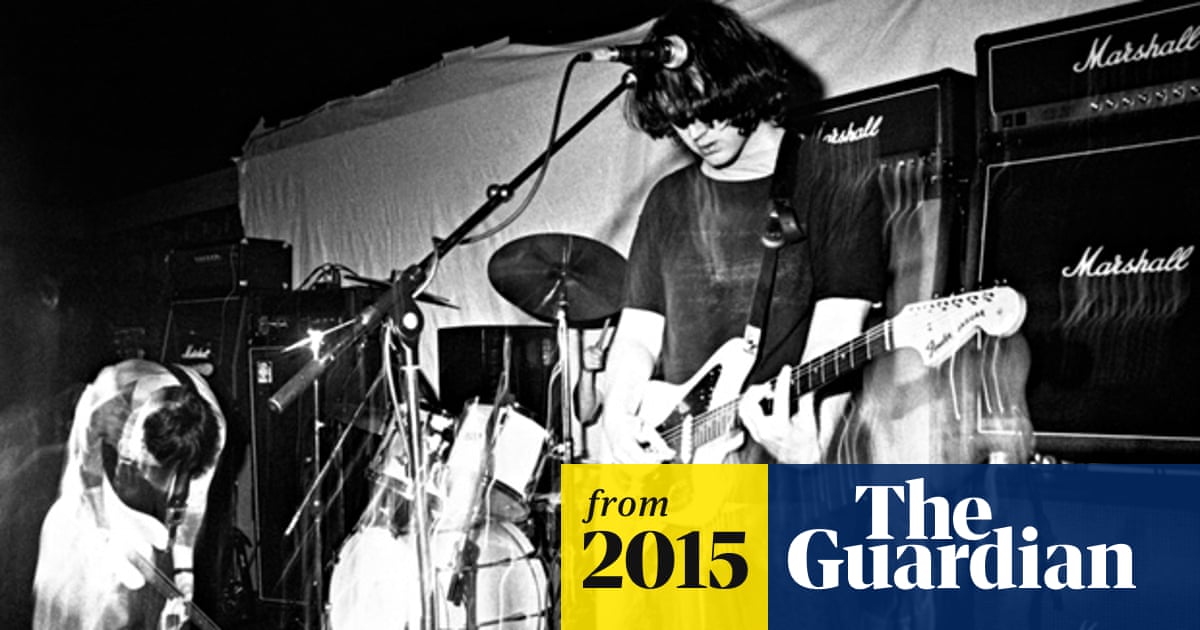 Readers recommend: songs with vibrato, tremolo and oscillation results | Music | The Guardian Readers recommend: songs with vibrato, tremolo and oscillation results | Music | The Guardian