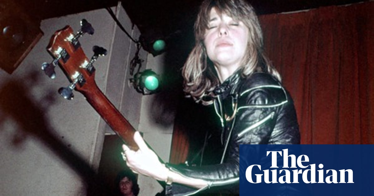Suzi Quatro On Playing Bass Guitar Life And Style The Guardian Suzi Quatro On Playing Bass Guitar Life And Style The Guardian
