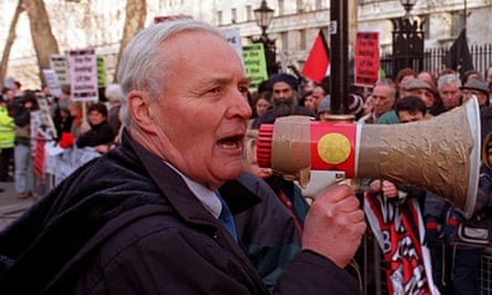 Tony Benn on an antiwar protest in 1998
