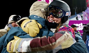 Kaitlyn Farrington庆祝赢得gold.lark