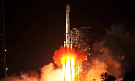 Rocket carrying Chang'e-3 lunar probe, comprising lander and Jade Rabbit rover, blasts off in China
