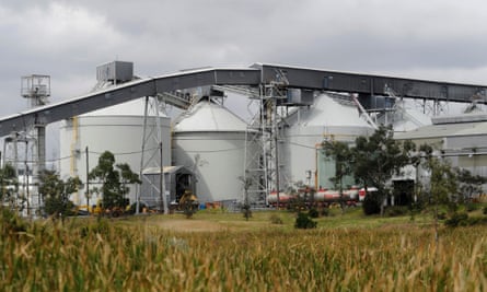 Alcoa To Shed 1 000 Jobs With Shutdown Of Point Henry Smelter And Mills Australia News The Guardian