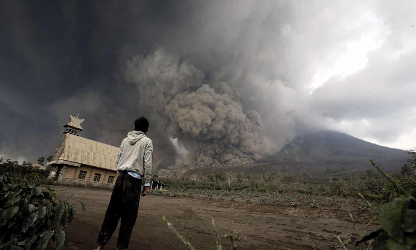 Indonesian volcano eruption claims lives after villagers allowed to return