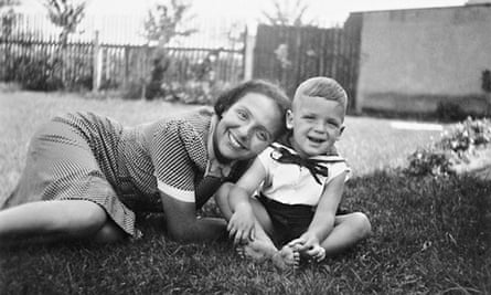 Alice Herz-Sommer: pianist and oldest known Holocaust survivor dies aged  110 | Holocaust | The Guardian