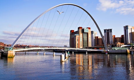 Gateshead Millennium Bridge , Newcastle Upon Tyne