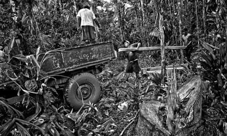Illegal loggers in Peru