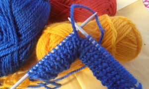 How to knit a penguin jumper