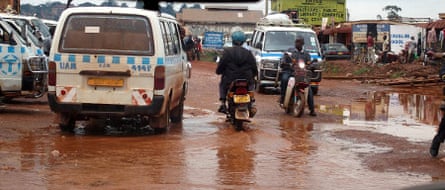 Flooding in the streets of the capital Kampala after a brief but unexpected rain (courtesy of L. Vallez)
