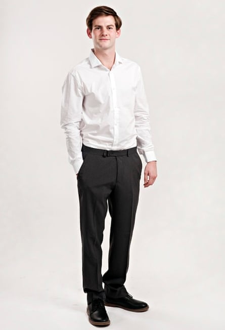 can i wear a black dress shirt to an interview Is this appropriate for an interview at a bank? I'm just wearing a black T shirt under the jacket. : r/BusinessFashion