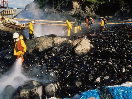 Exxon Valdez oil spill workers and maxi-barge hose beach after Corexit test on Quayle Beach, Smith lsland (Prince William Sound) 