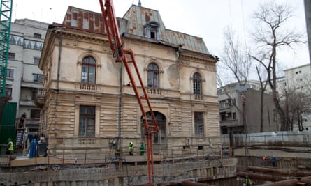Maths professor Nicusor Dan reckons a thousand historical buildings are in danger in Bucharest, with just 26 strengthened in 20 years