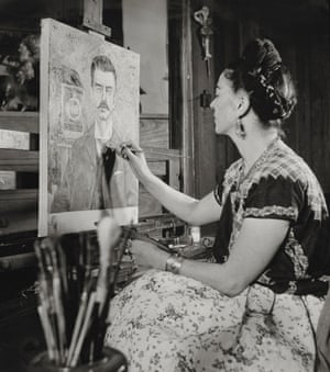 Frida painting the portrait of her father by Gisèle Freund, 1951.