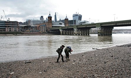 Beach-combing on the Thames - Becky Barnicoat for Do Something