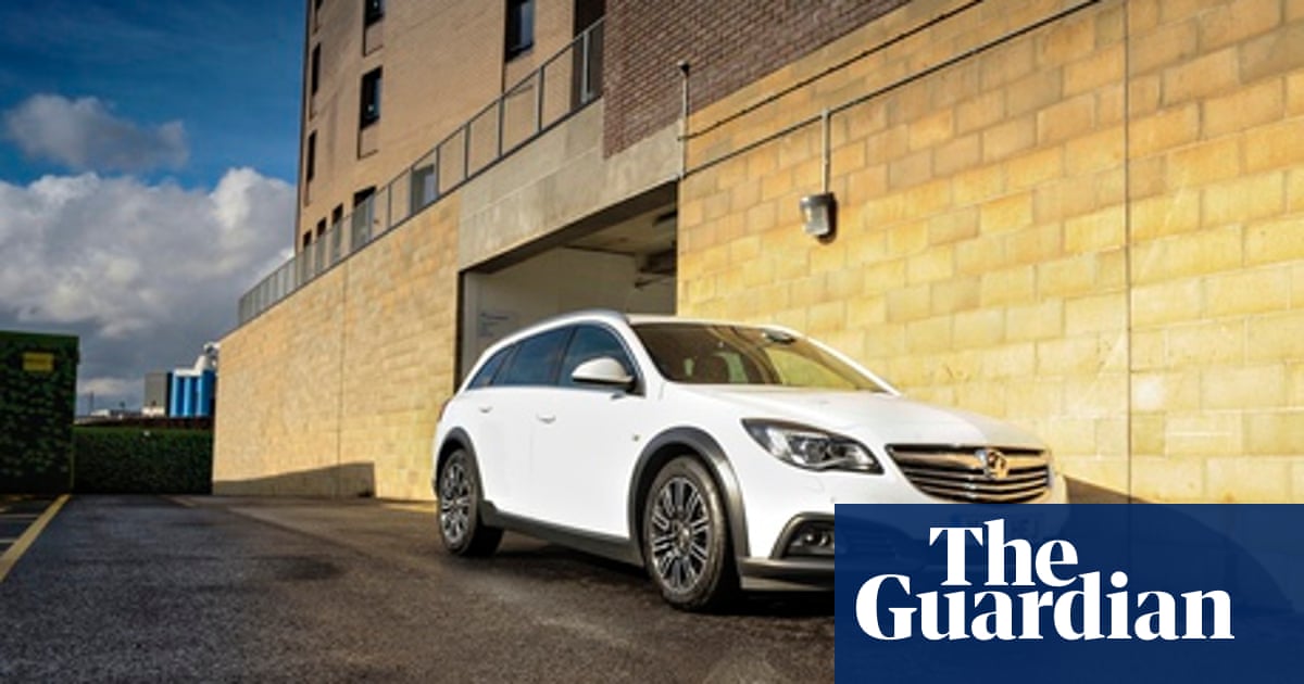 Vauxhall Insignia Country Tourer 2 0cdti 163ps Car Review Motoring The Guardian