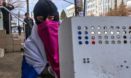 pro-russian-protesters-blockade-luhansk