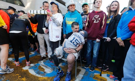 Boston celebrates Red Sox win, remembers marathon bombings - Los