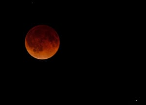 The total lunar eclipse viewed from Wichita, Kansas, USA.